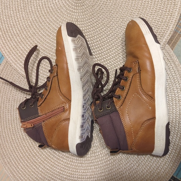 Perry Ellis boys shoes - Picture 2 of 7